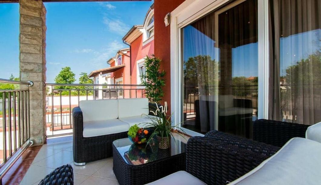 Villa Filip - Private Pool & Gym Pula Exterior photo