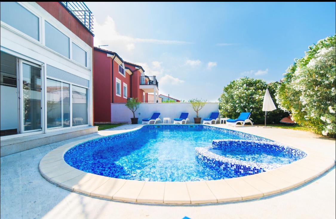 Villa Filip - Private Pool & Gym Pula Exterior photo